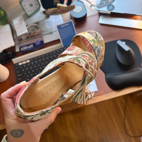 Sezane Ulysse Floral Sandal in Goat Leather, Size 40 - Picture 3 of 10
